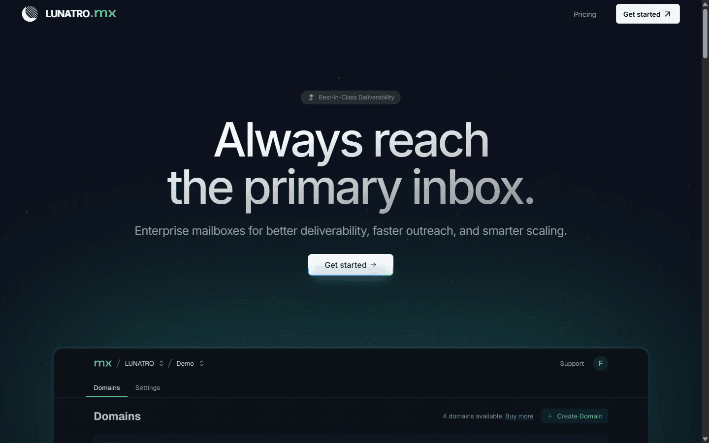 LUNATRO.MX homepage advertising enterprise mailboxes on Microsoft Azure infrastructure for better deliverability